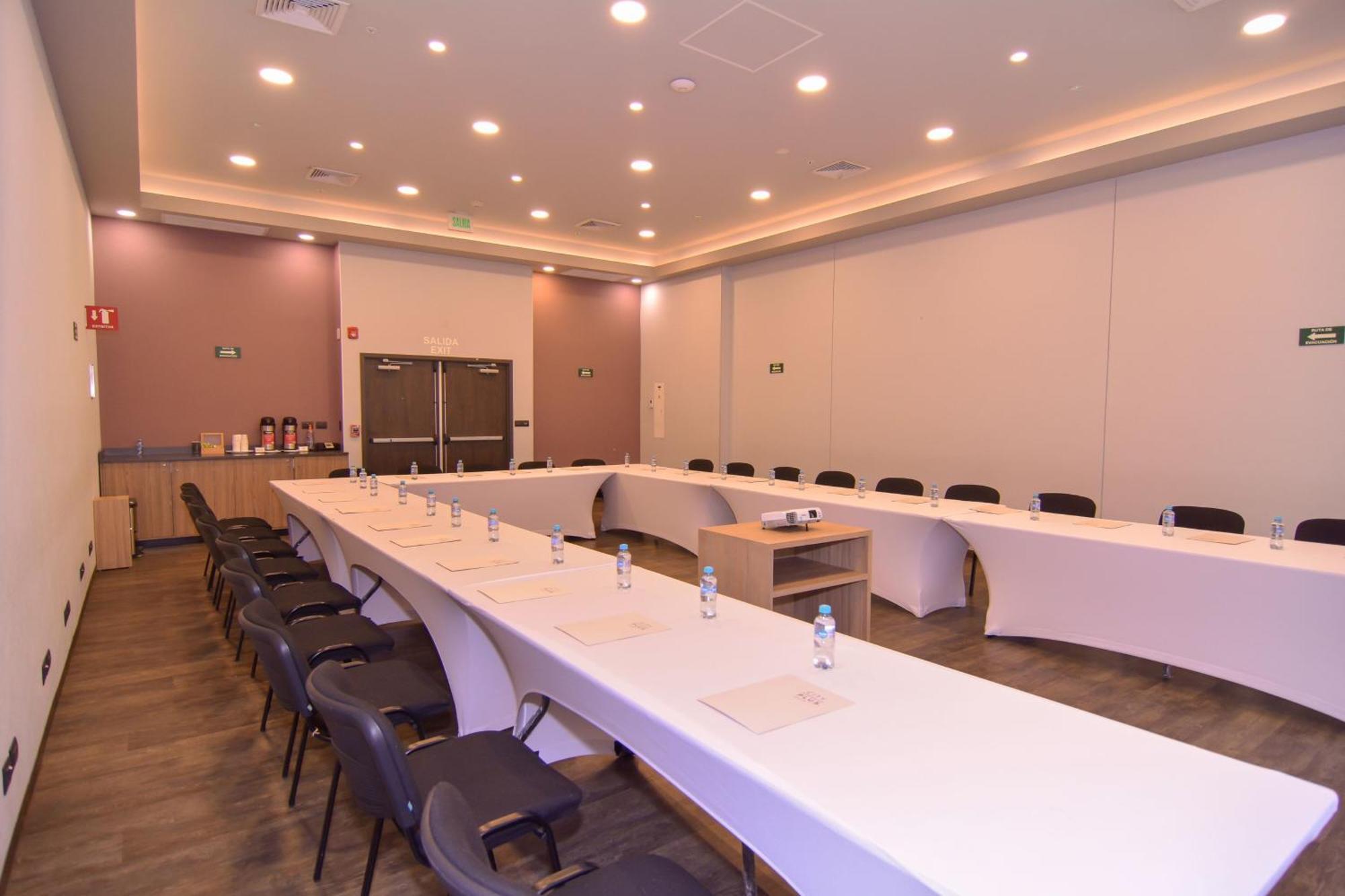 City Express Plus By Marriott Medellin Colombia Bagian luar foto