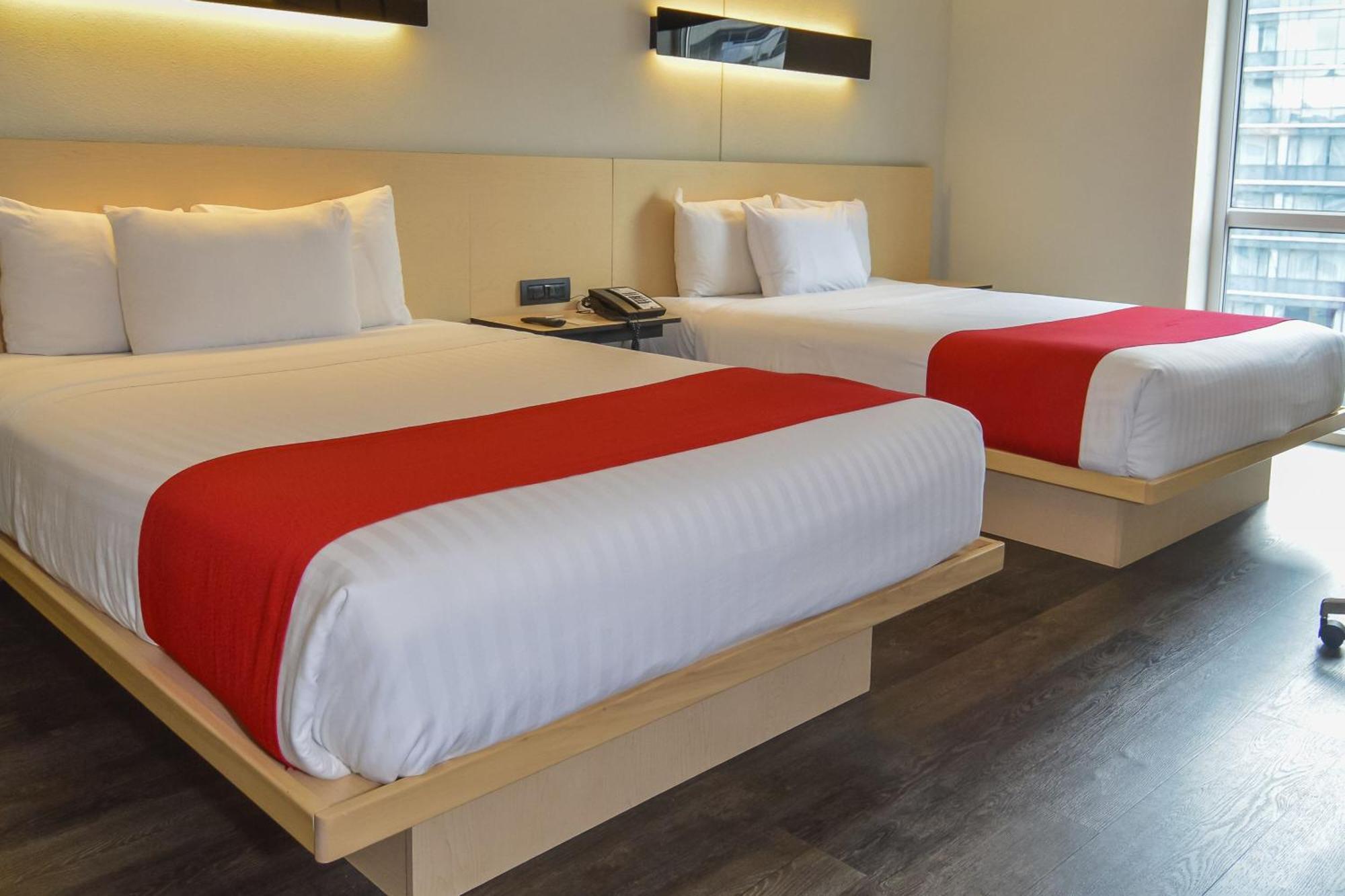 City Express Plus By Marriott Medellin Colombia Bagian luar foto