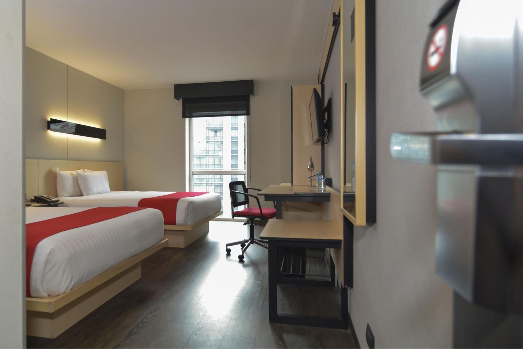 City Express Plus By Marriott Medellin Colombia Bagian luar foto