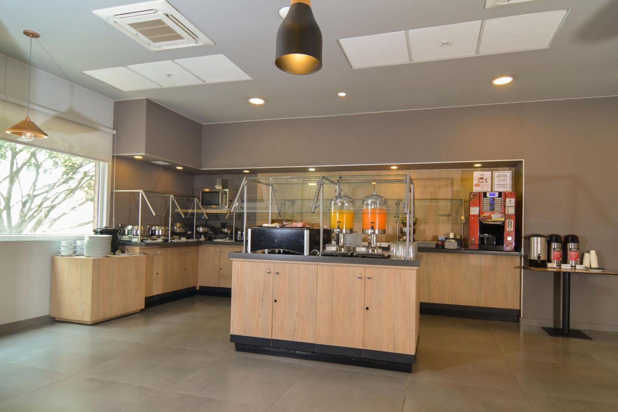 City Express Plus By Marriott Medellin Colombia Bagian luar foto