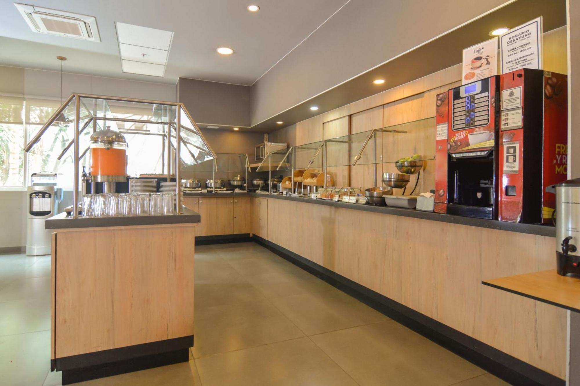 City Express Plus By Marriott Medellin Colombia Bagian luar foto