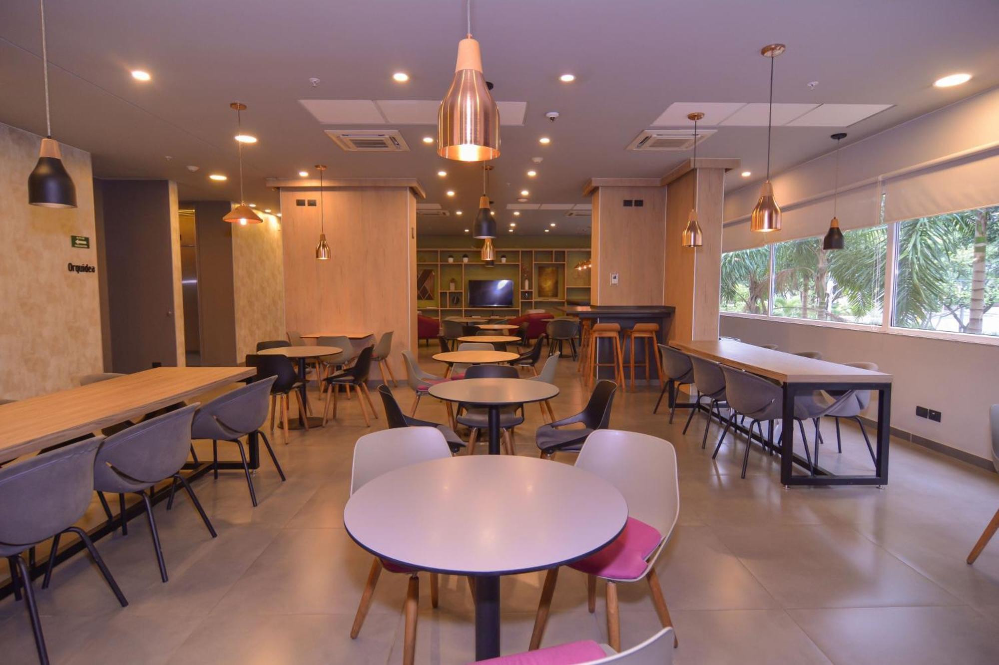 City Express Plus By Marriott Medellin Colombia Bagian luar foto